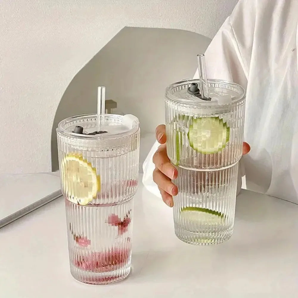 Copo de Vidro Canelado 600ml com Tampa e Canudo
