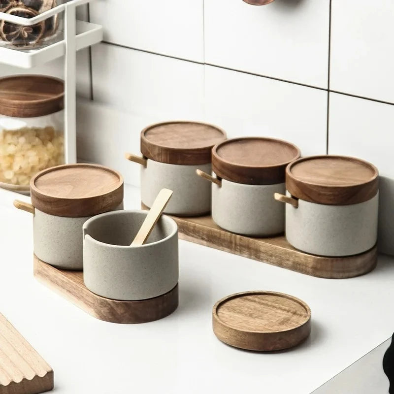 Kit Porta Temperos em Cerâmica com Tampa de Bambu e Colher