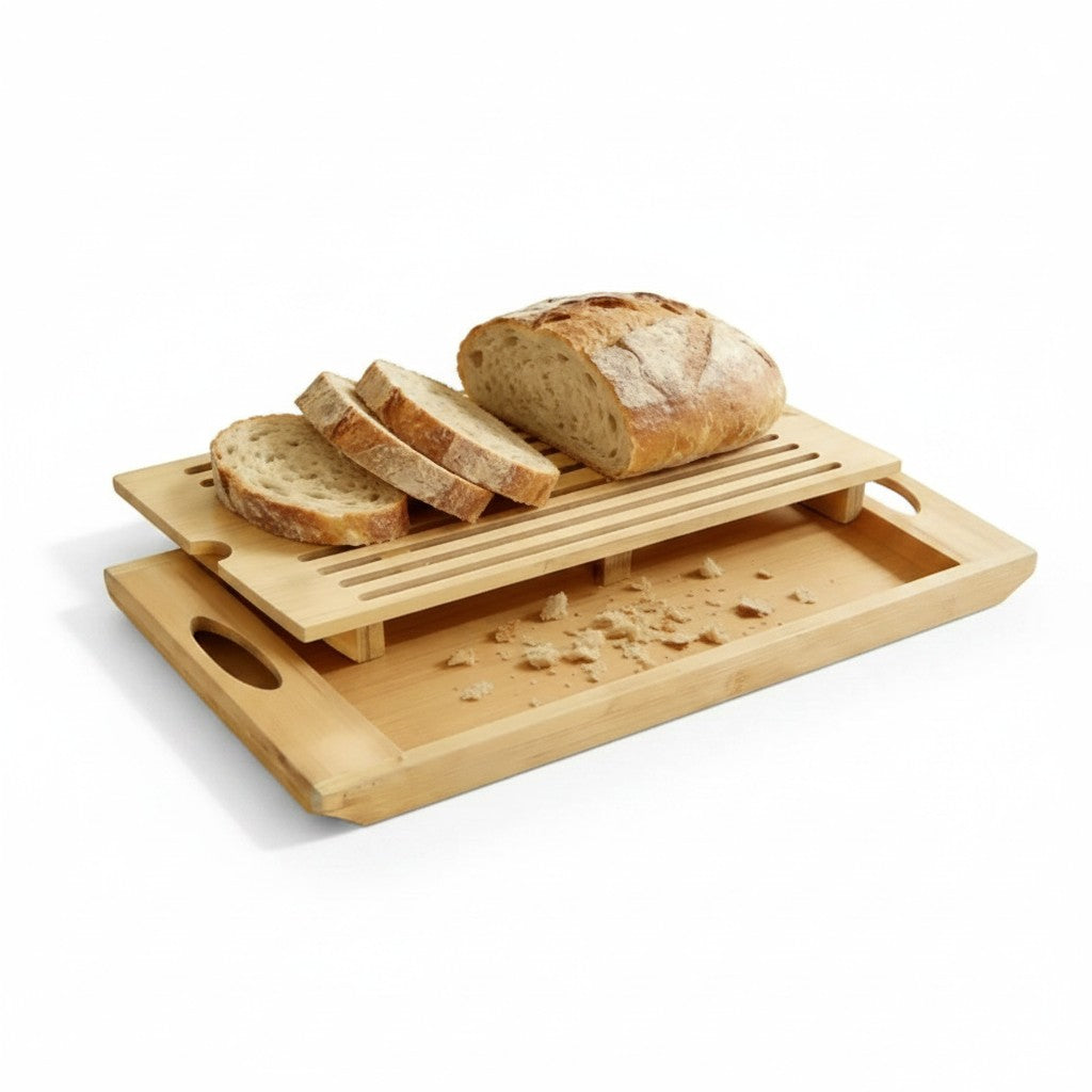 Tábua para cortar pão Cucinamup em bambu natural com bandeja coletora de migalhas e pão artesanal fatiado