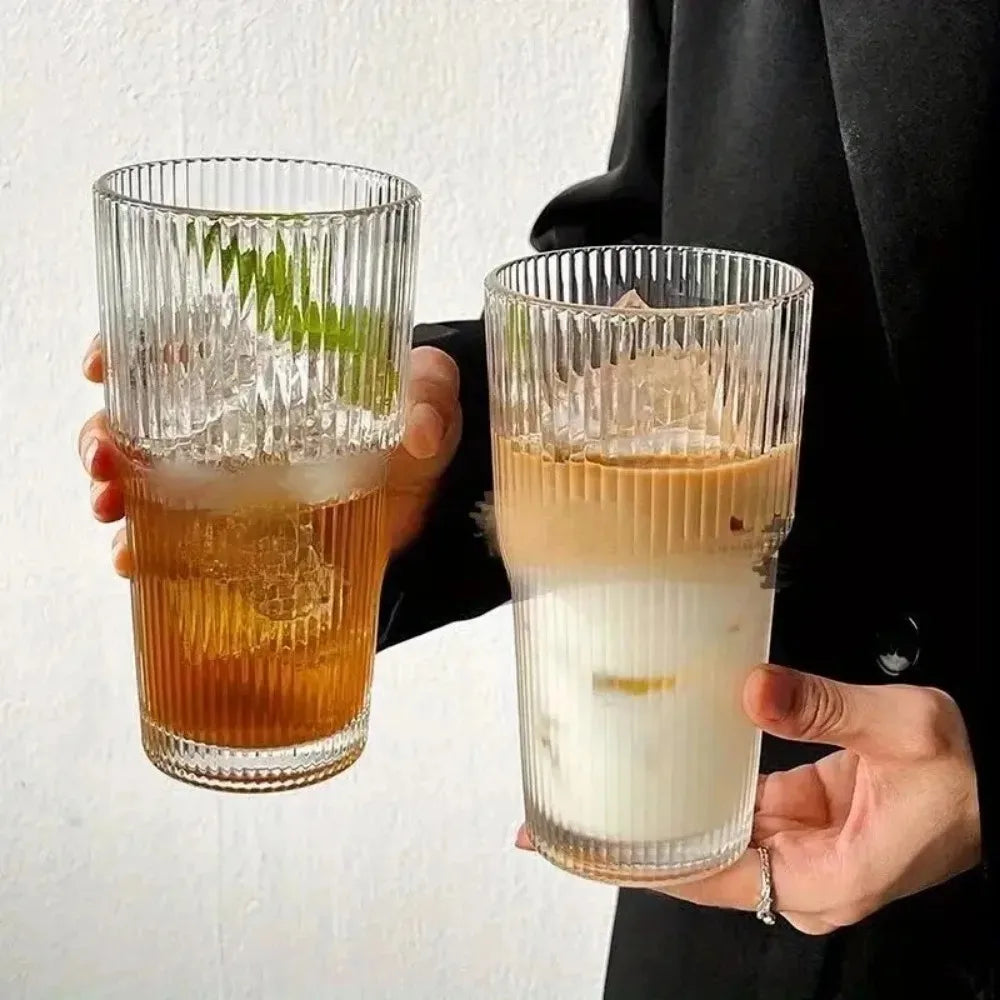 Copo de Vidro Canelado 600ml com Tampa e Canudo