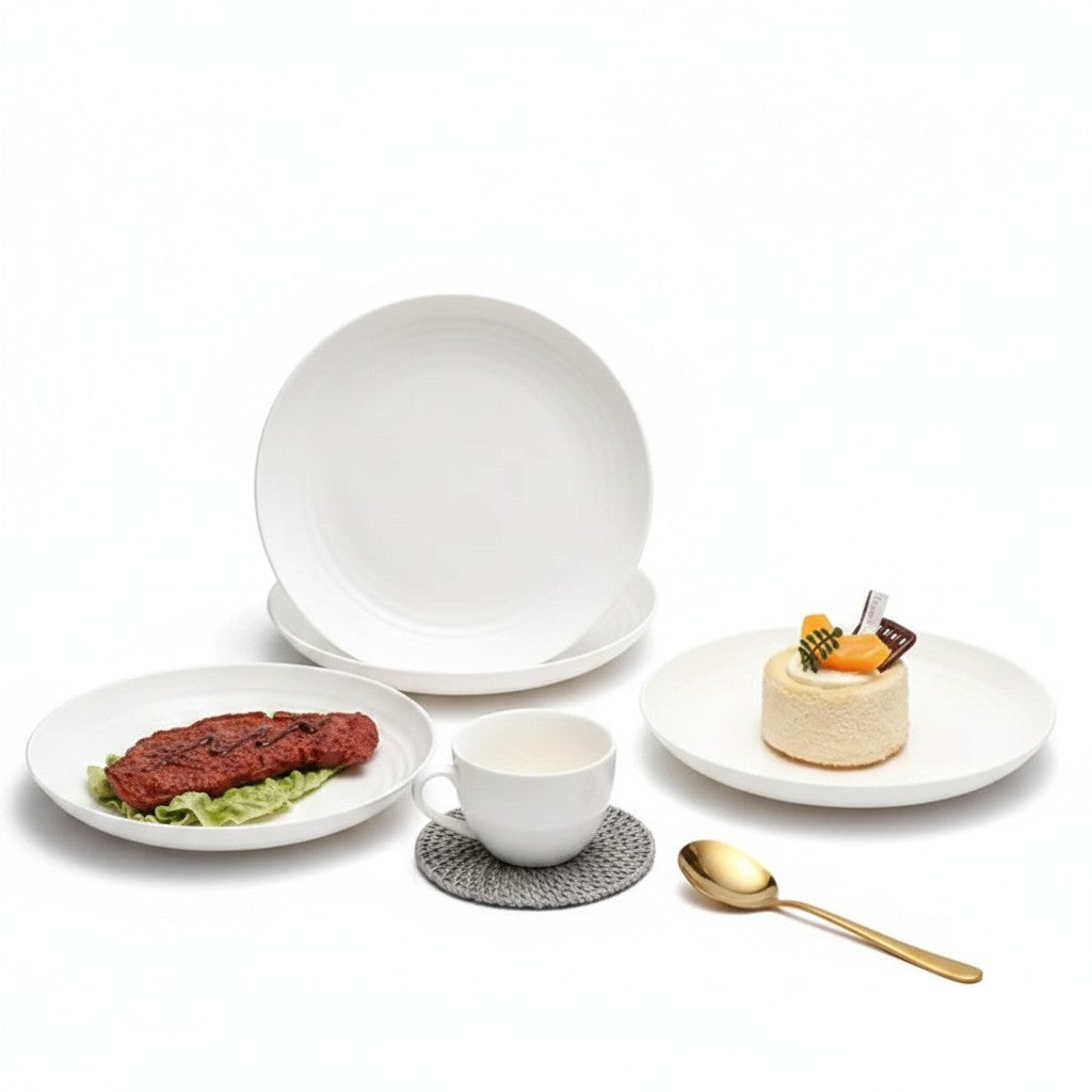 Jogo de pratos reutilizáveis Cucinamup em plástico PP branco, com design minimalista para refeições e piqueniques.